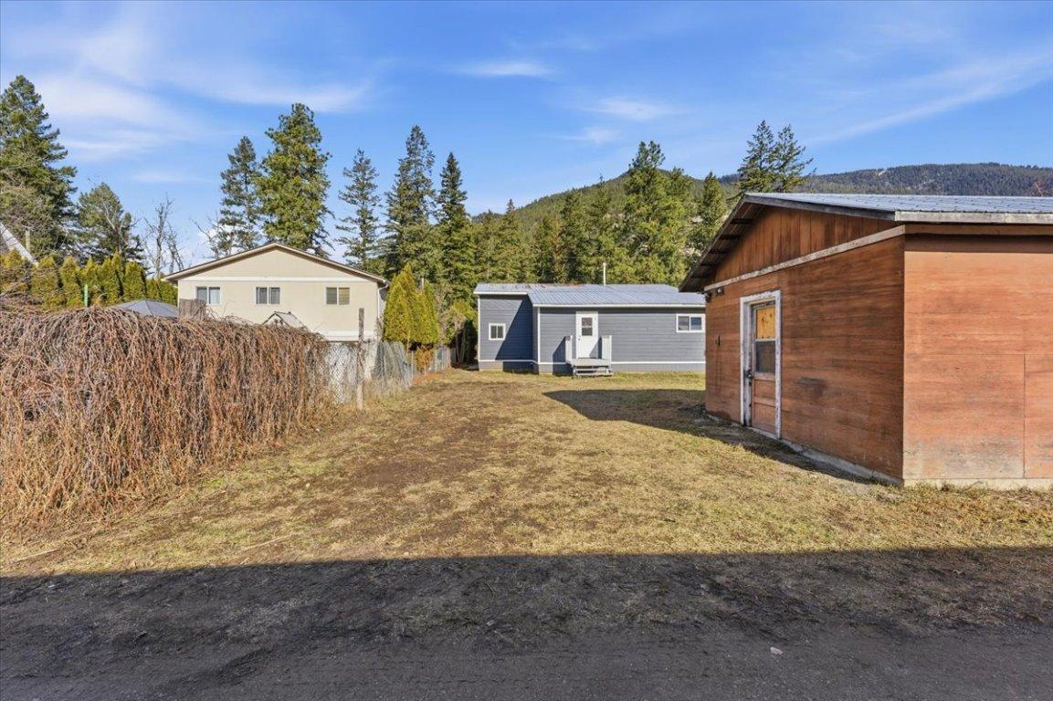 









5783


Tuktakamin

Road,
Falkland,




BC
V0E 1W0

