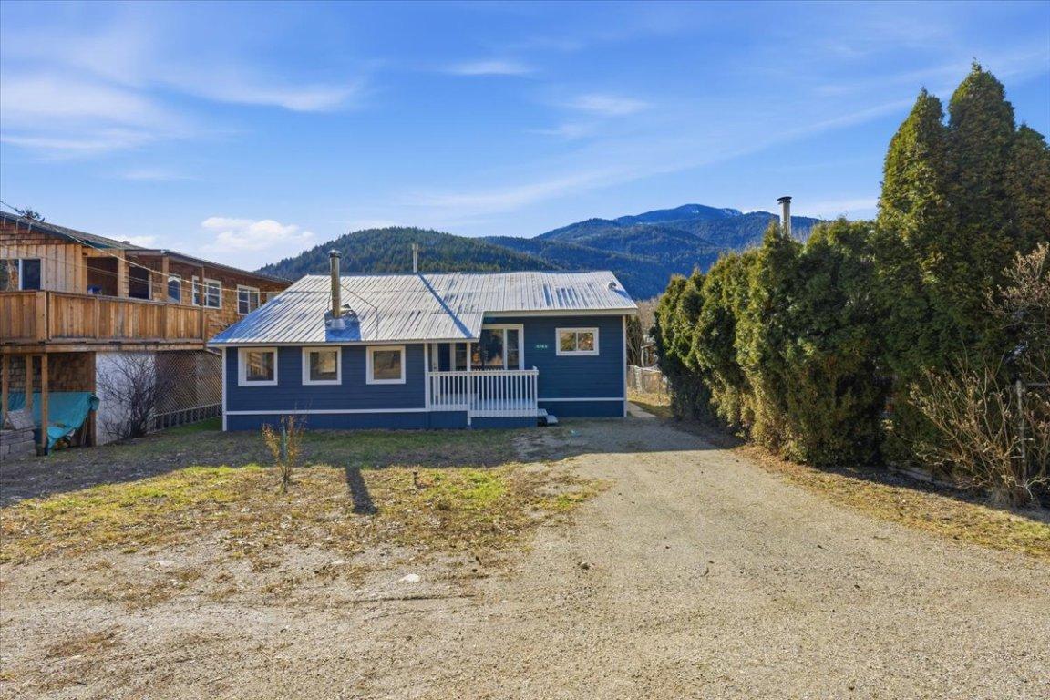 









5783


Tuktakamin

Road,
Falkland,




BC
V0E 1W0

