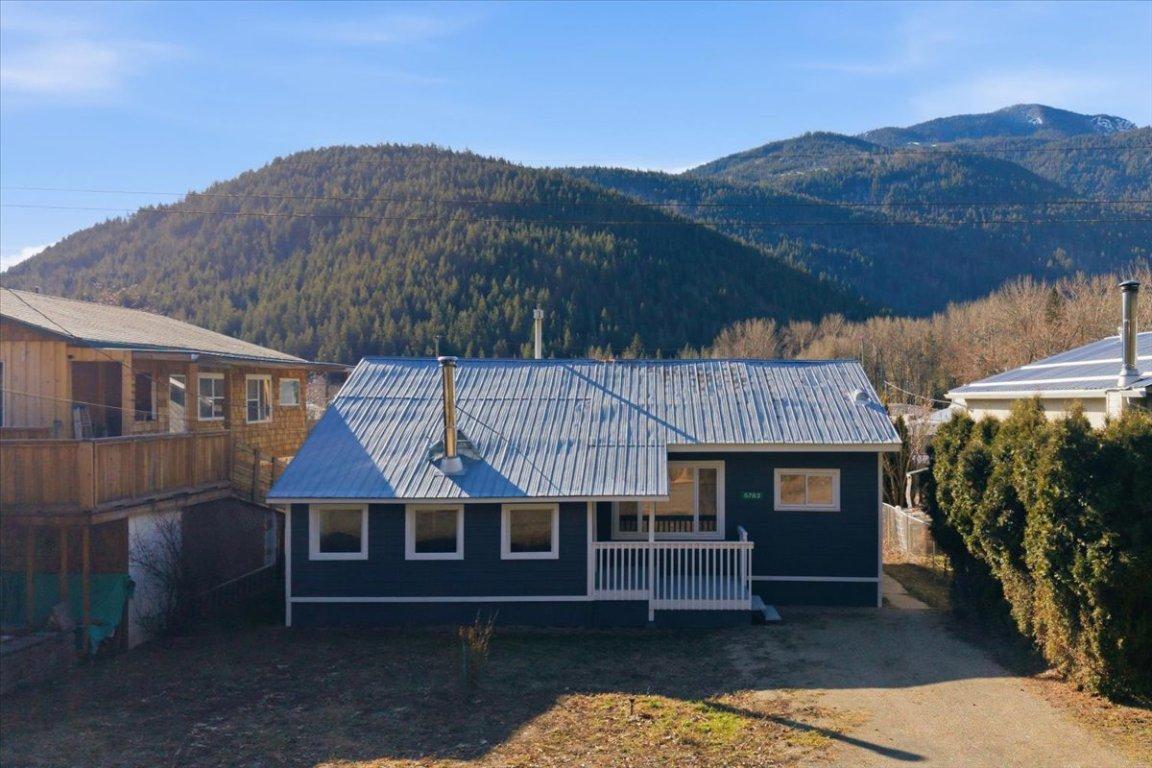 









5783


Tuktakamin

Road,
Falkland,




BC
V0E 1W0

