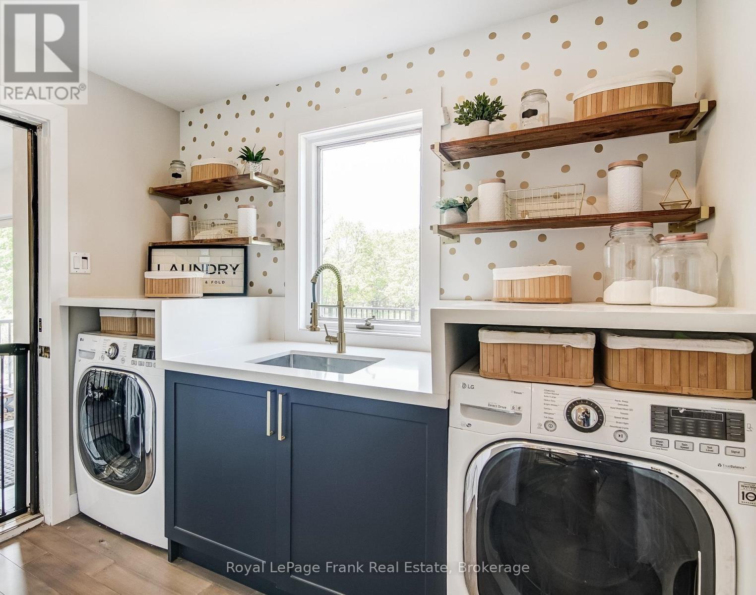 












674 GOODWOOD ROAD

,
Uxbridge,




Ontario
L9P1R4

