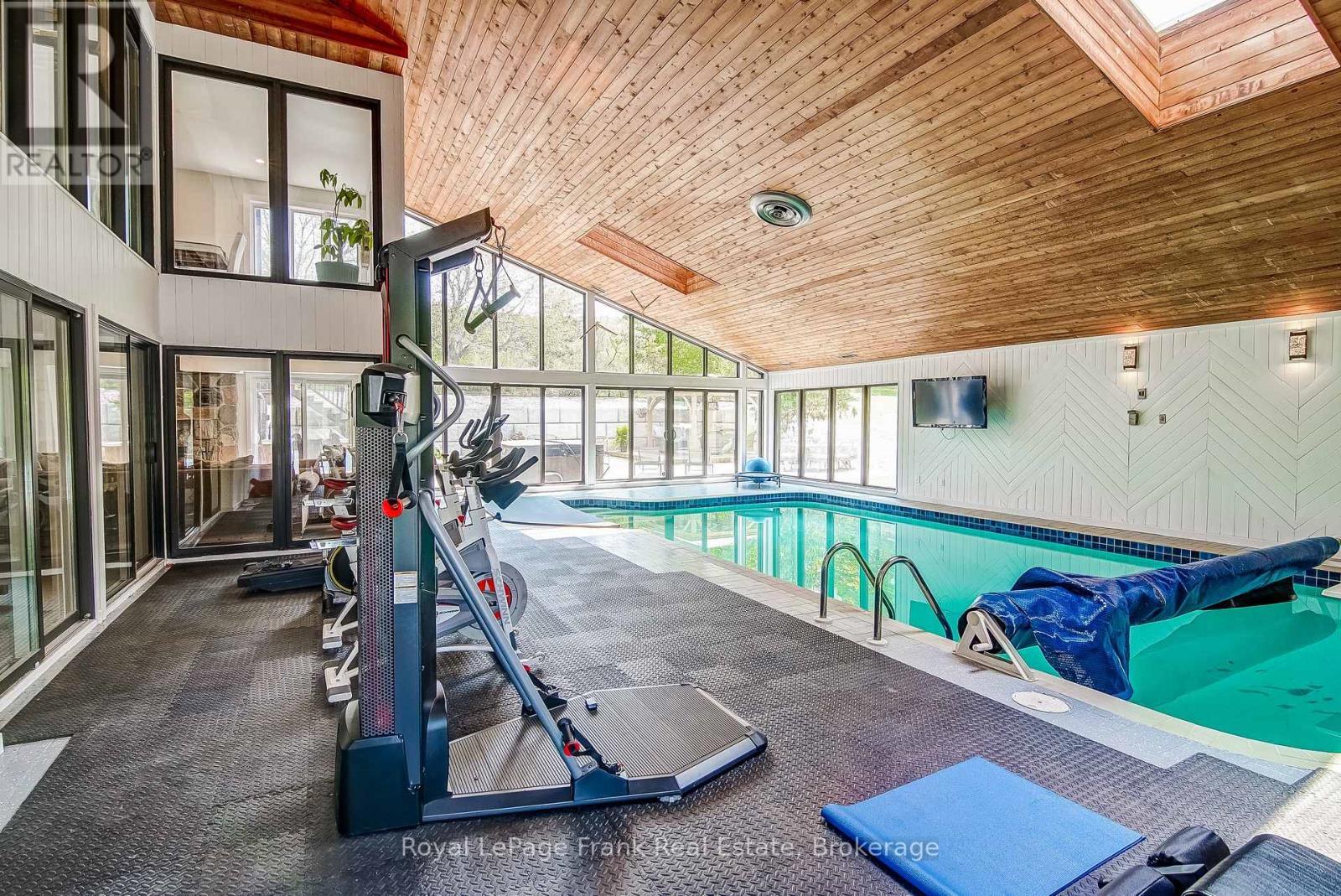 












674 GOODWOOD ROAD

,
Uxbridge,




Ontario
L9P1R4

