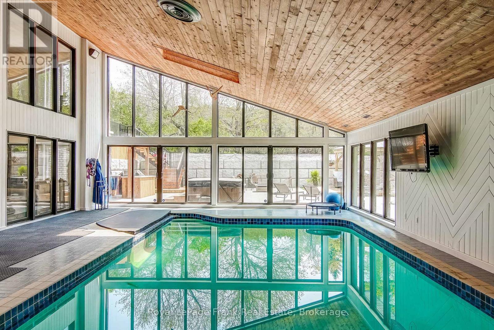 












674 GOODWOOD ROAD

,
Uxbridge,




Ontario
L9P1R4

