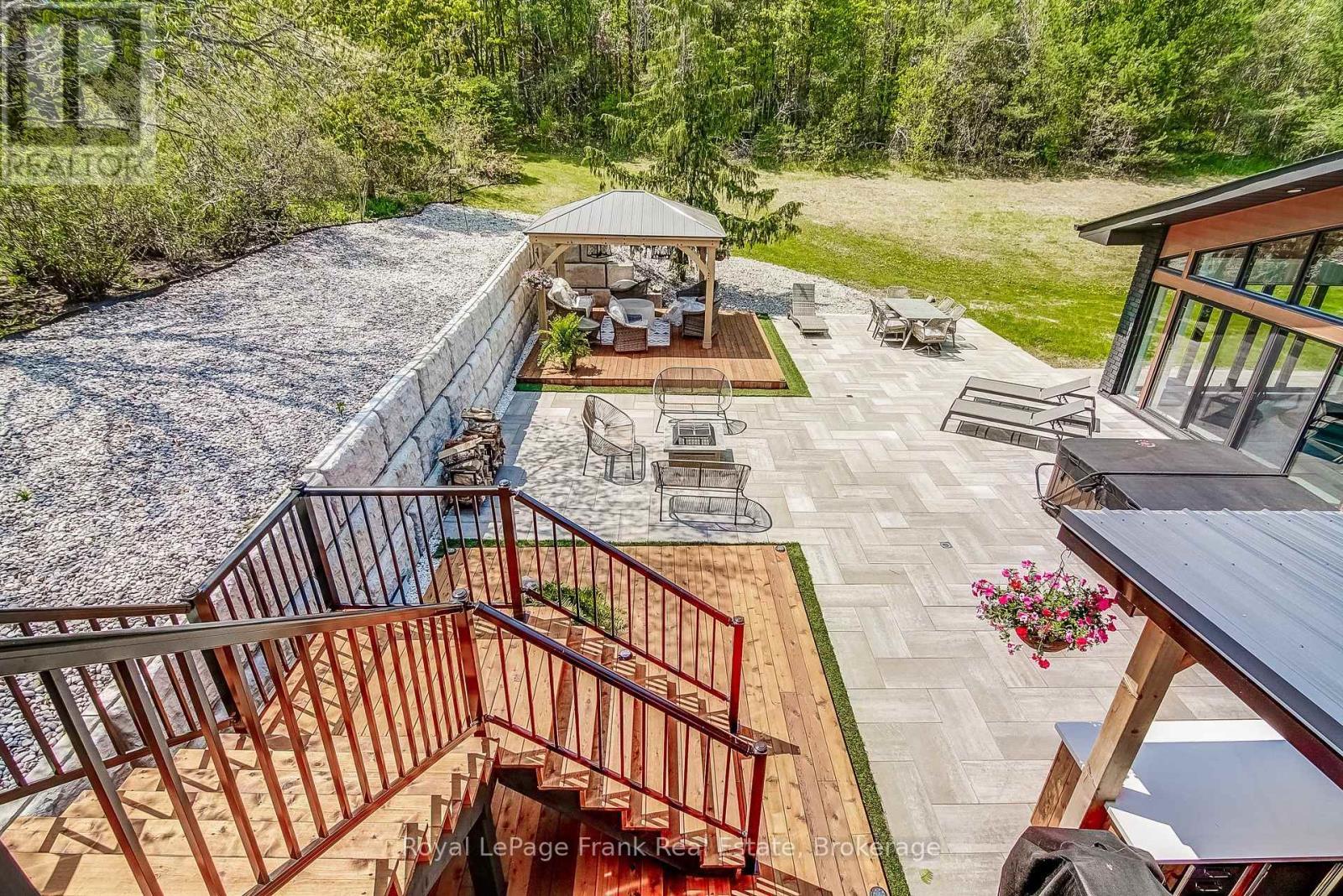 












674 GOODWOOD ROAD

,
Uxbridge,




Ontario
L9P1R4

