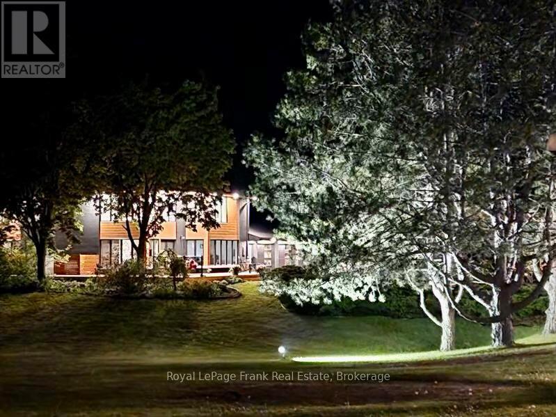 












674 GOODWOOD ROAD

,
Uxbridge,




Ontario
L9P1R4

