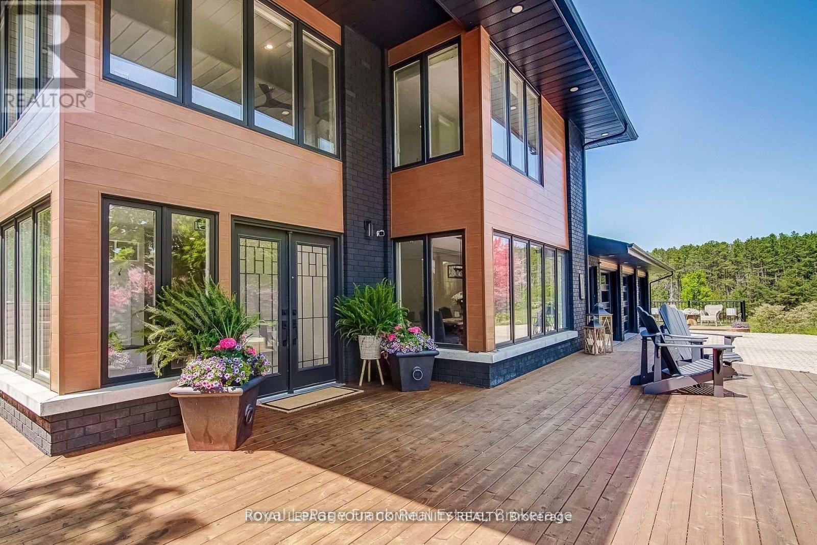 












674 GOODWOOD ROAD

,
Uxbridge,




Ontario
L9P1R4

