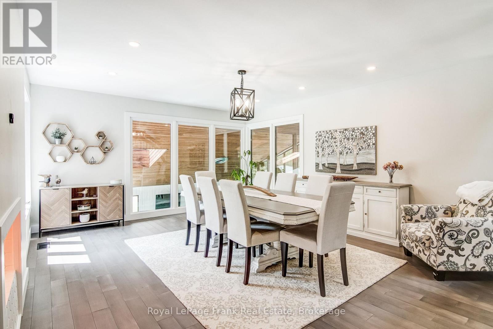 












674 GOODWOOD ROAD

,
Uxbridge,




Ontario
L9P1R4

