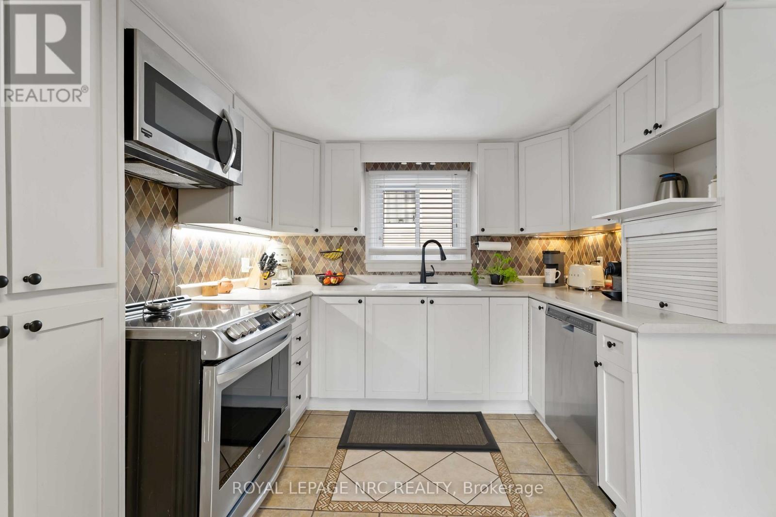 












1359 PELHAM STREET S

,
Pelham (Fonthill),




Ontario
L0S1E0

