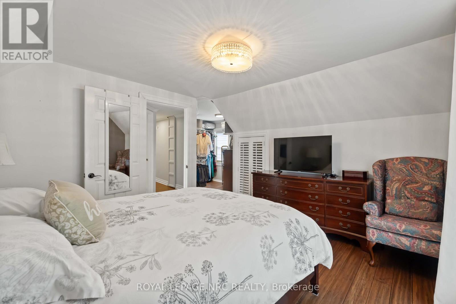 












1359 PELHAM STREET S

,
Pelham (Fonthill),




Ontario
L0S1E0

