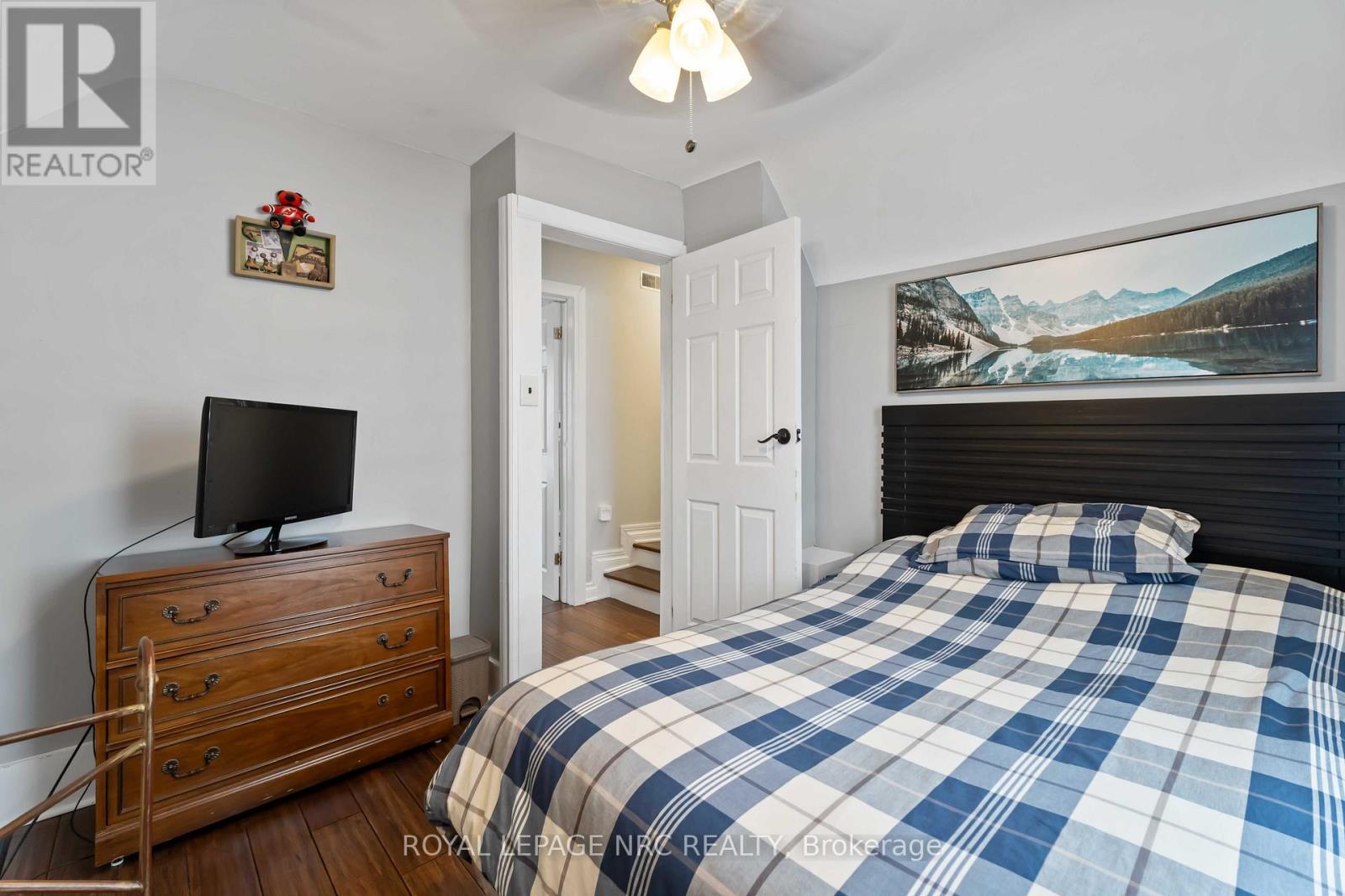 












1359 PELHAM STREET S

,
Pelham (Fonthill),




Ontario
L0S1E0

