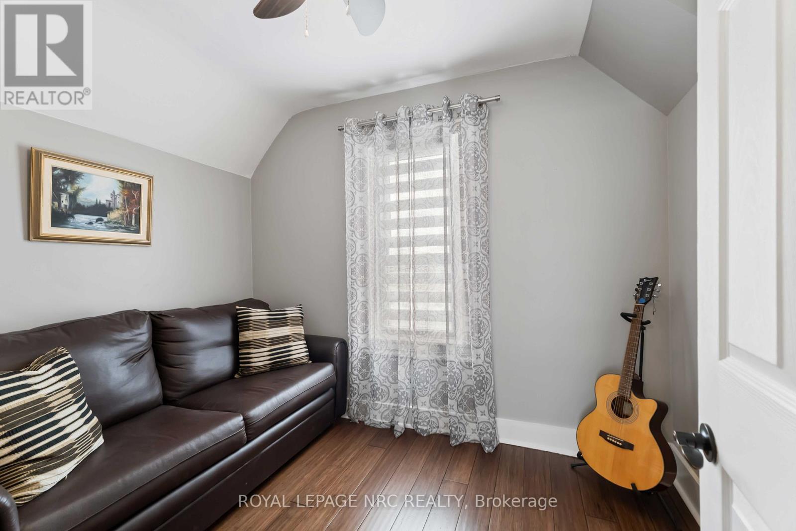 












1359 PELHAM STREET S

,
Pelham (Fonthill),




Ontario
L0S1E0

