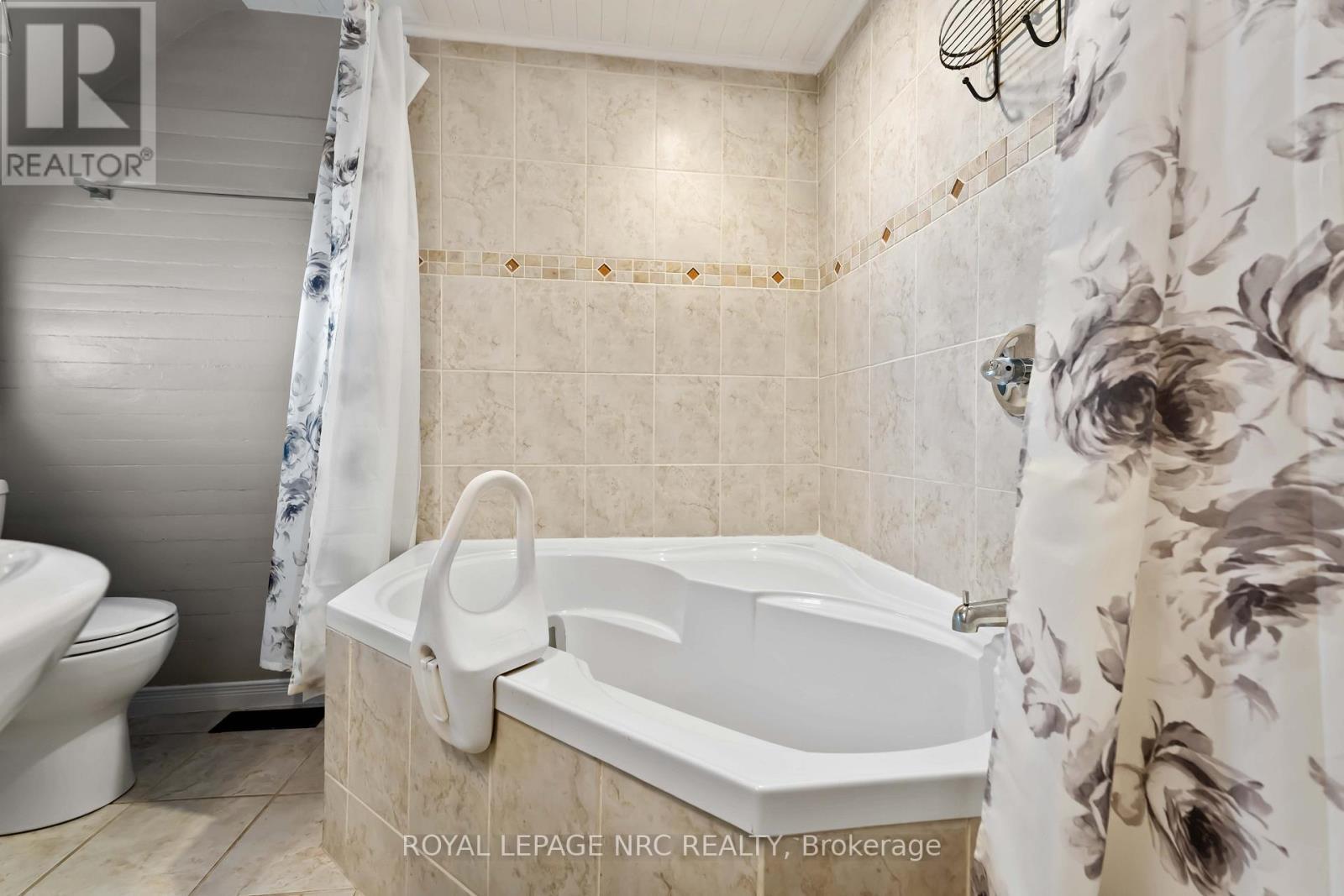 












1359 PELHAM STREET S

,
Pelham (Fonthill),




Ontario
L0S1E0

