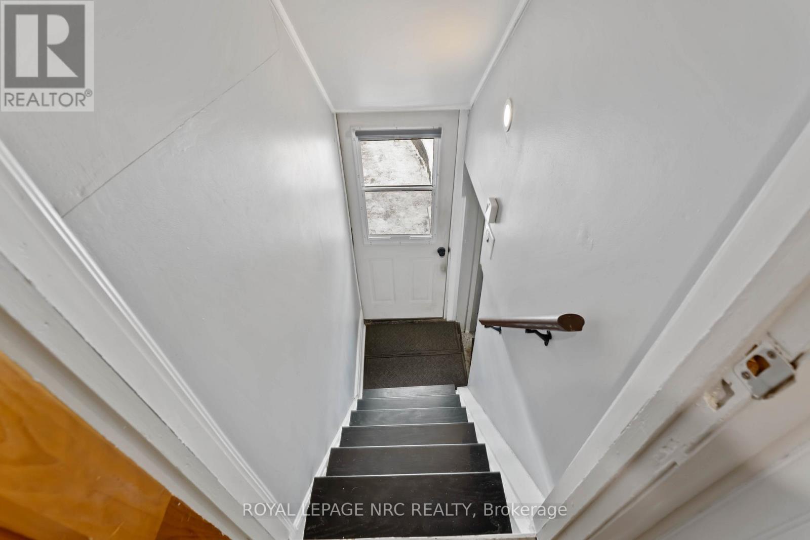 












1359 PELHAM STREET S

,
Pelham (Fonthill),




Ontario
L0S1E0

