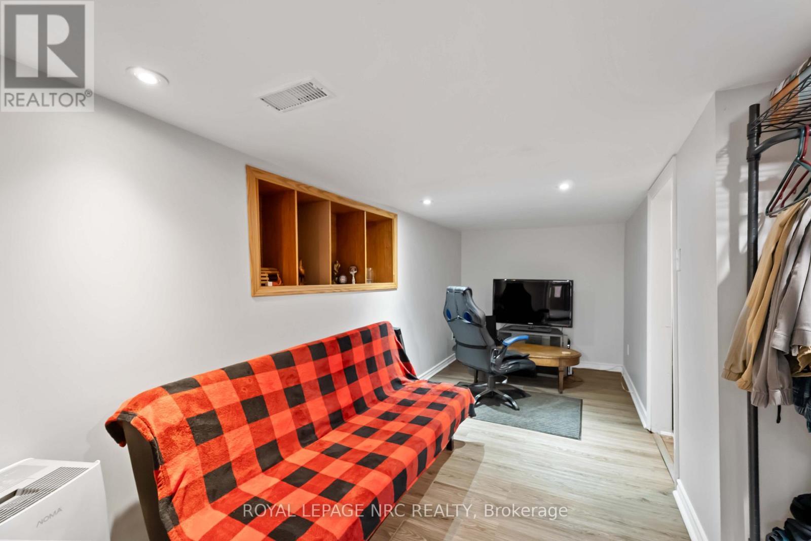 












1359 PELHAM STREET S

,
Pelham (Fonthill),




Ontario
L0S1E0

