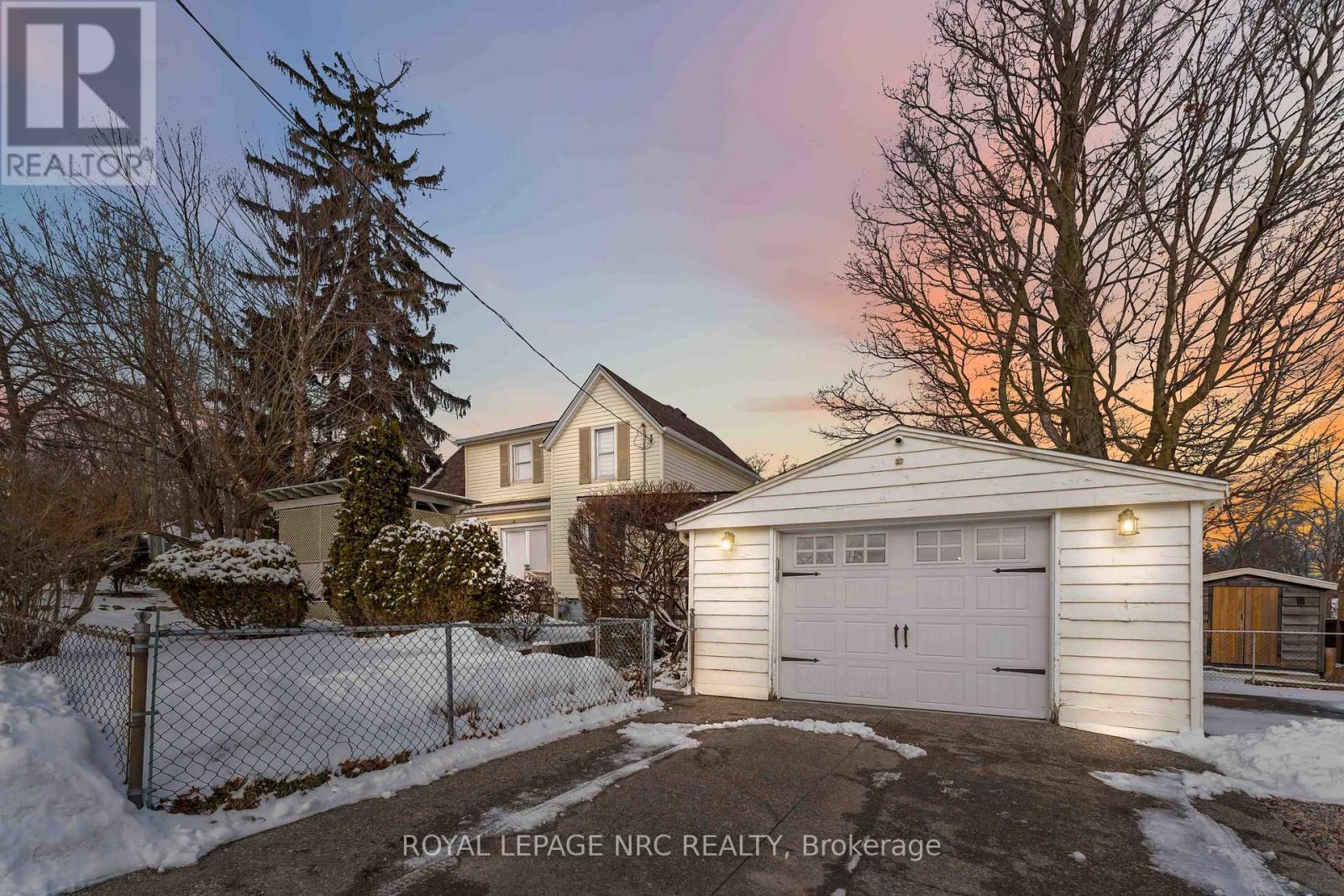 












1359 PELHAM STREET S

,
Pelham (Fonthill),




Ontario
L0S1E0

