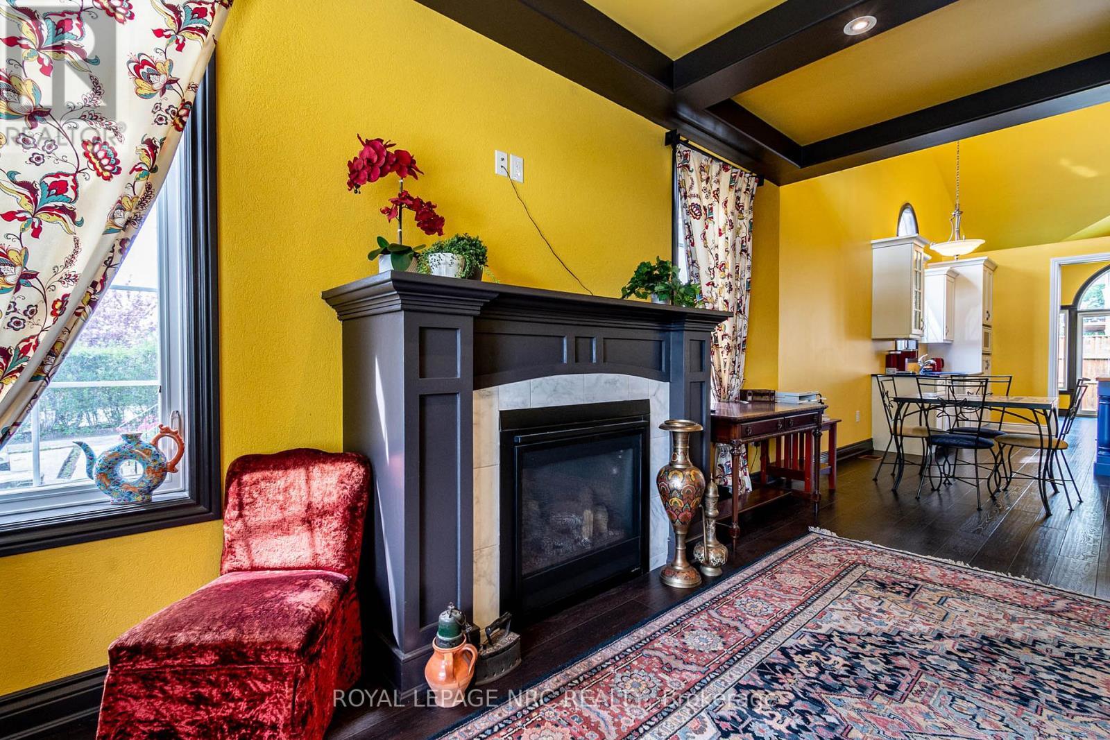 












4807 ZIMMERMAN AVENUE

,
Niagara Falls (Downtown),




Ontario
L2E3N1

