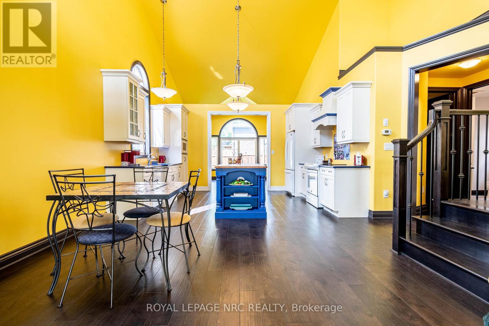 












4807 ZIMMERMAN AVENUE

,
Niagara Falls (Downtown),




Ontario
L2E3N1

