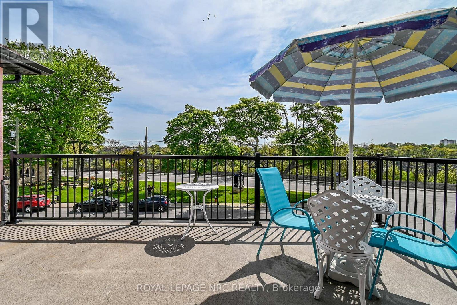 












4807 ZIMMERMAN AVENUE

,
Niagara Falls (Downtown),




Ontario
L2E3N1

