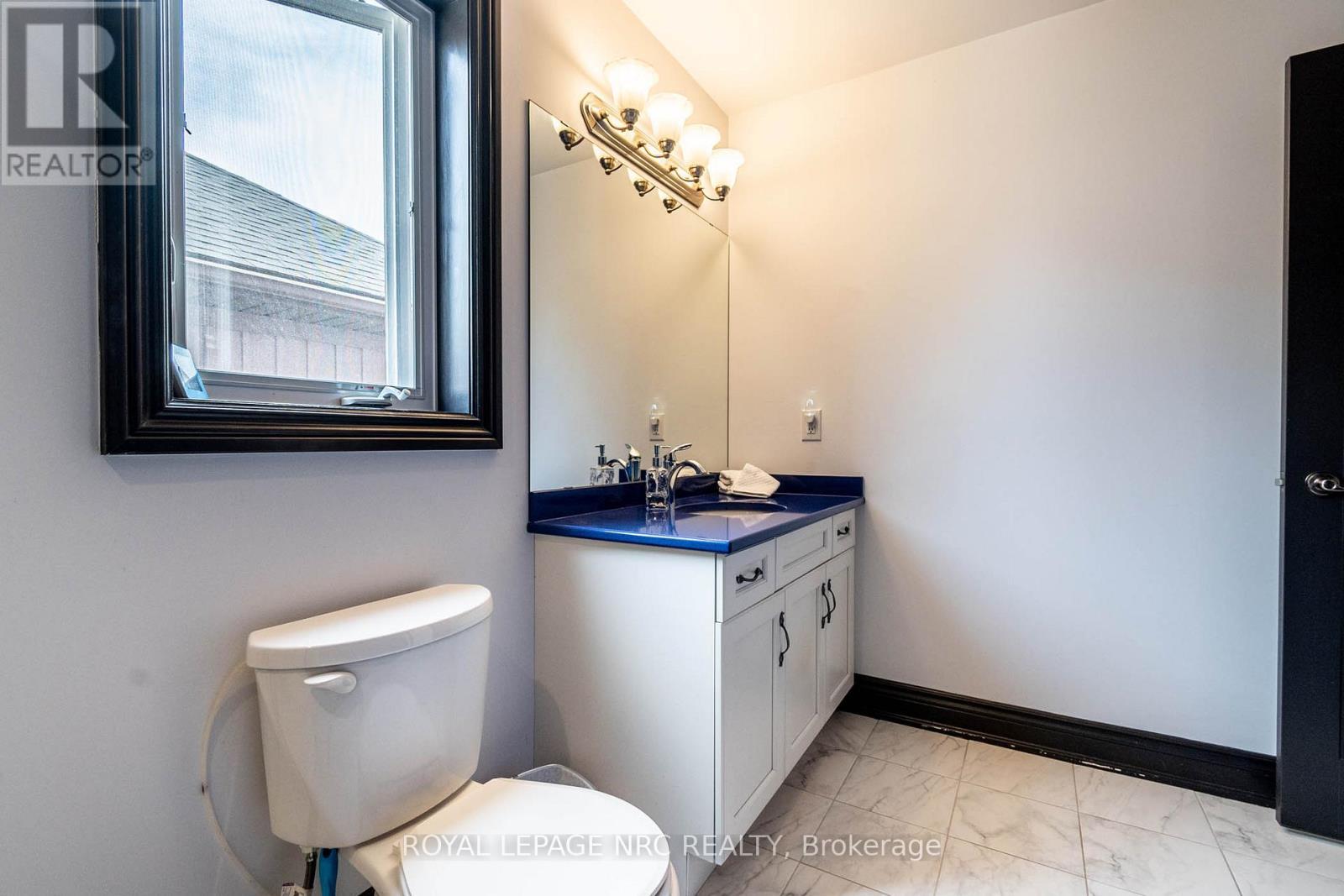 












4807 ZIMMERMAN AVENUE

,
Niagara Falls (Downtown),




Ontario
L2E3N1

