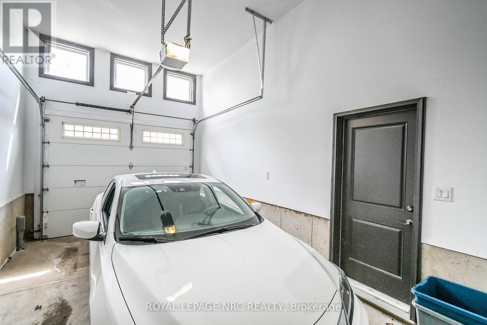 












4807 ZIMMERMAN AVENUE

,
Niagara Falls (Downtown),




Ontario
L2E3N1

