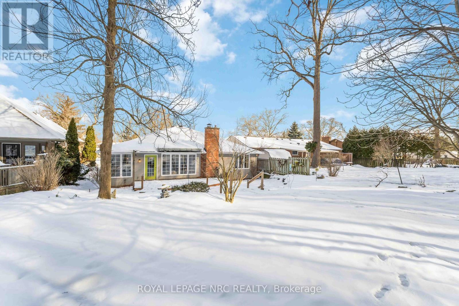 












192 WOODSIDE DRIVE

,
St. Catharines (Glendale/Glenridge),




Ontario
L2T1X6

