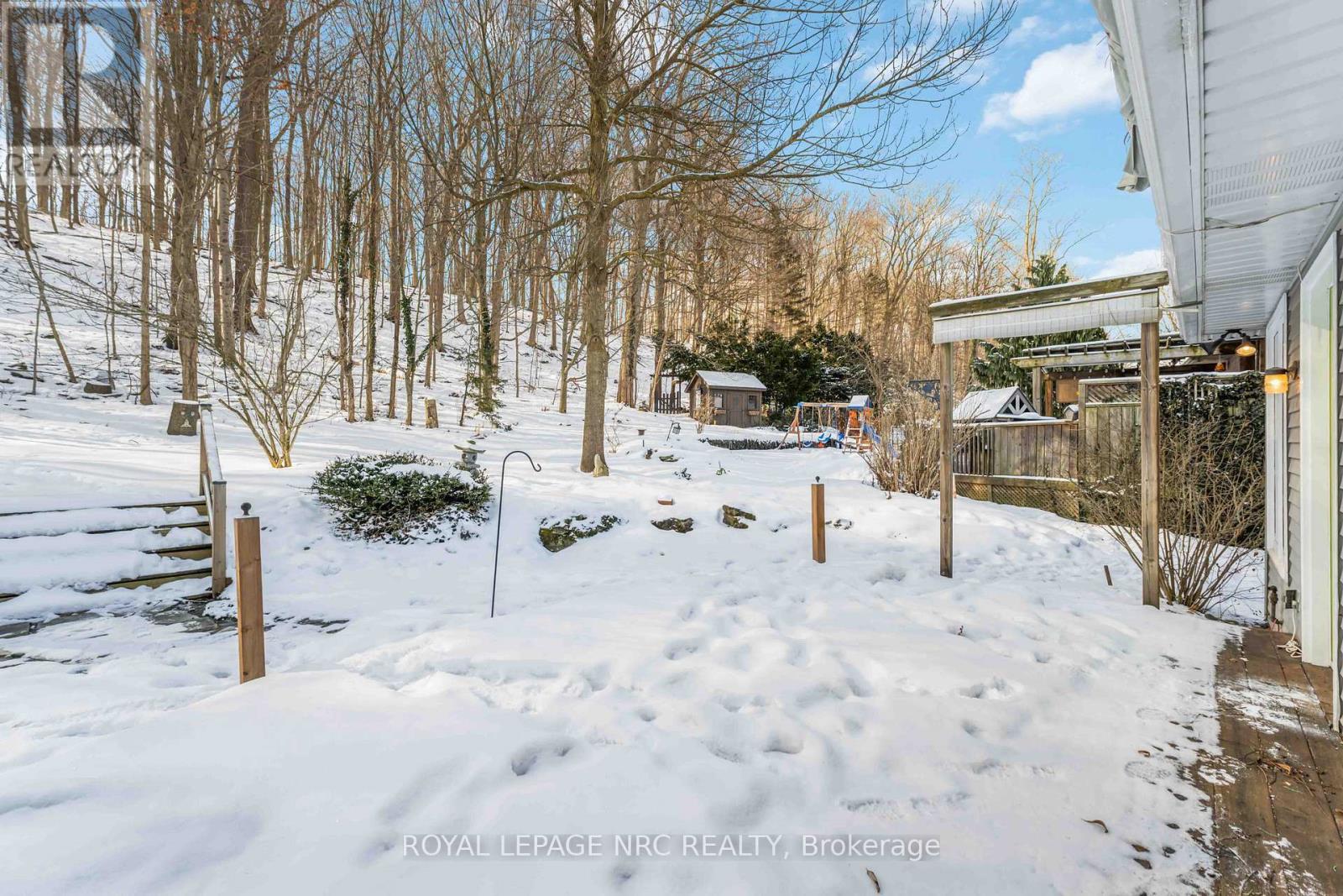 












192 WOODSIDE DRIVE

,
St. Catharines (Glendale/Glenridge),




Ontario
L2T1X6

