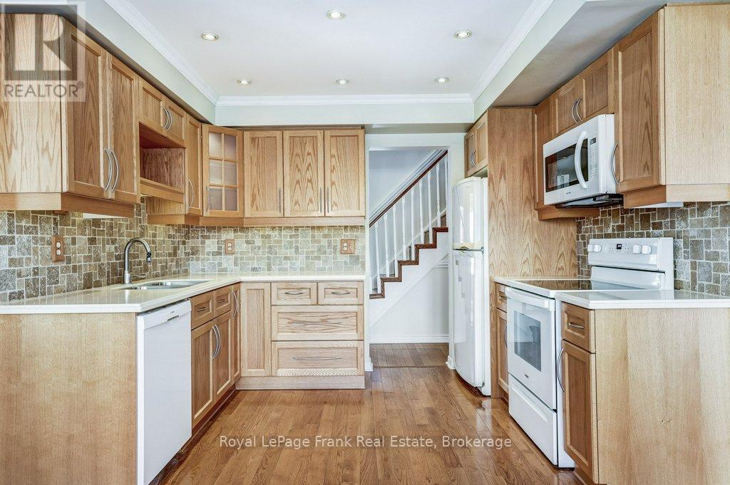 












22 HARTSVILLE AVENUE

,
Toronto,




Ontario
M1C3K4

