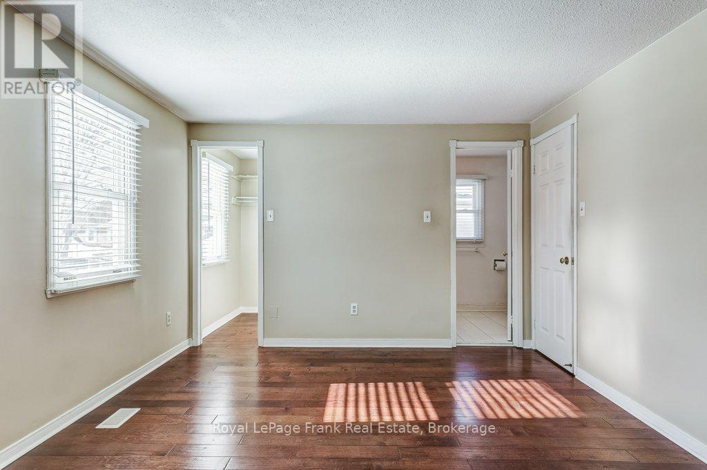 












22 HARTSVILLE AVENUE

,
Toronto,




Ontario
M1C3K4

