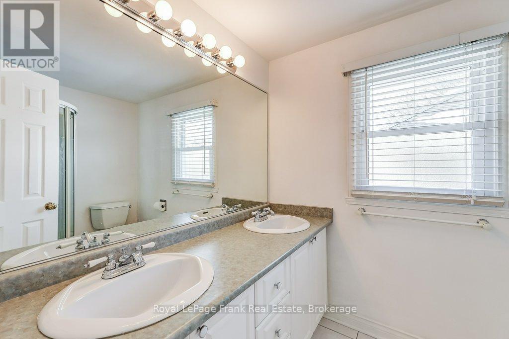 












22 HARTSVILLE AVENUE

,
Toronto,




Ontario
M1C3K4

