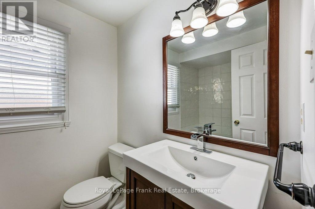 












22 HARTSVILLE AVENUE

,
Toronto,




Ontario
M1C3K4

