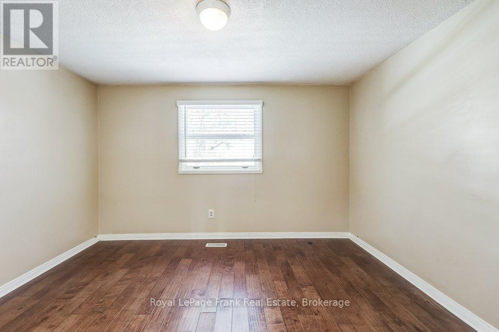 












22 HARTSVILLE AVENUE

,
Toronto,




Ontario
M1C3K4

