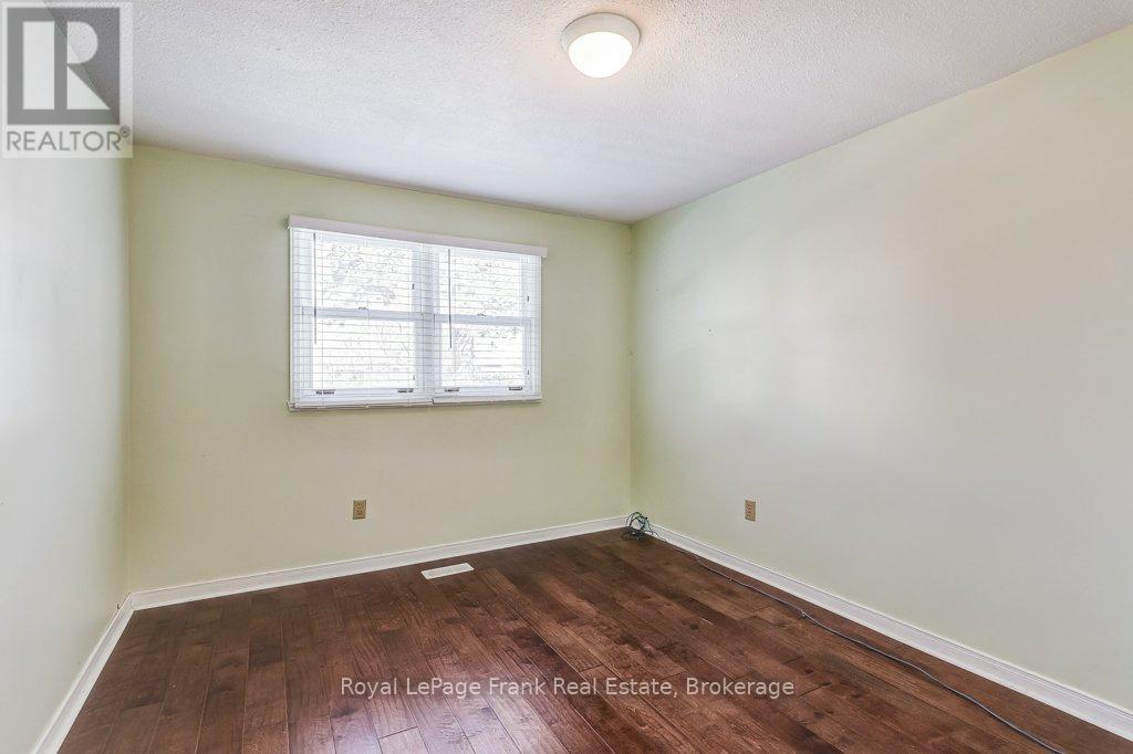 












22 HARTSVILLE AVENUE

,
Toronto,




Ontario
M1C3K4

