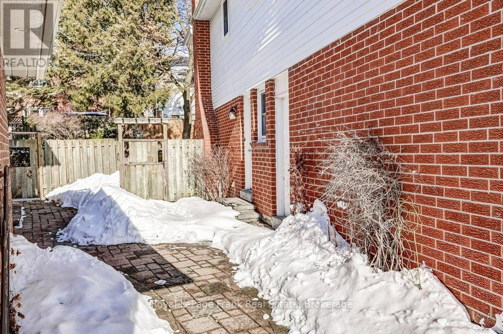 












22 HARTSVILLE AVENUE

,
Toronto,




Ontario
M1C3K4

