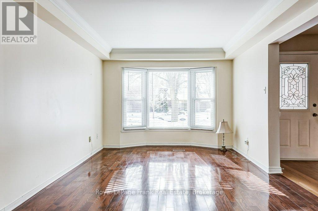 












22 HARTSVILLE AVENUE

,
Toronto,




Ontario
M1C3K4

