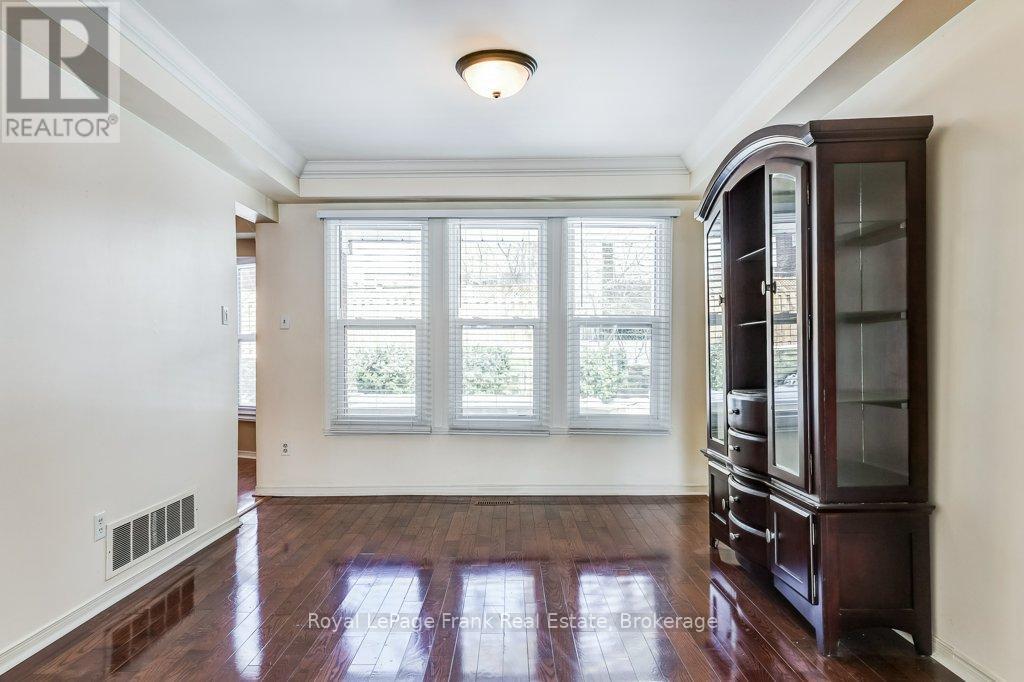 












22 HARTSVILLE AVENUE

,
Toronto,




Ontario
M1C3K4

