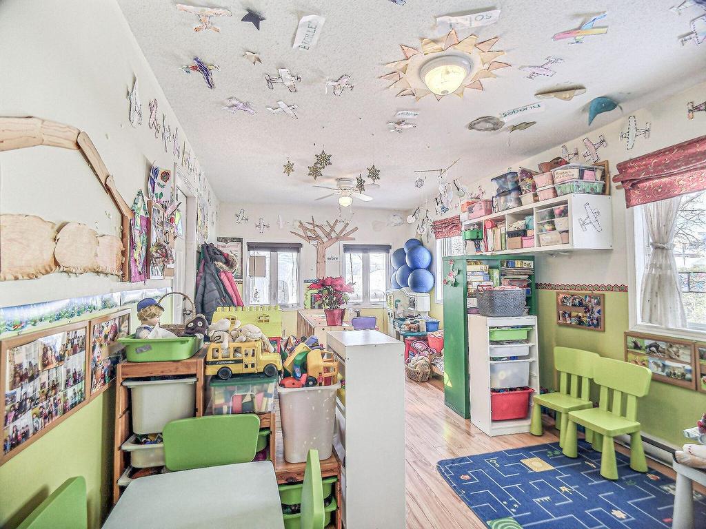 









292


Av. des Artisans

,
Aylmer (Gatineau),




QC
J9J2B6


