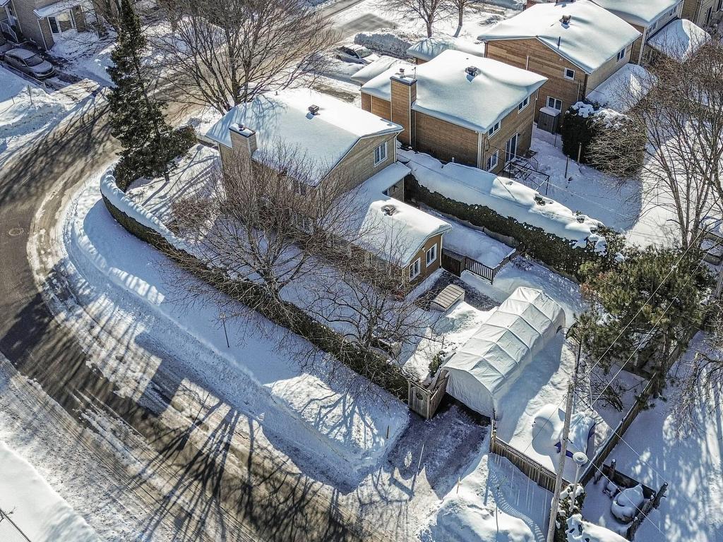 









292


Av. des Artisans

,
Aylmer (Gatineau),




QC
J9J2B6

