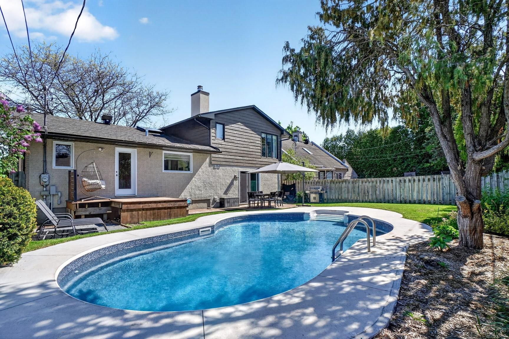 









3217


Boul. Chèvremont

,
Montréal (L'Île-Bizard/Sainte-Geneviève),




QC
H9C2L8

