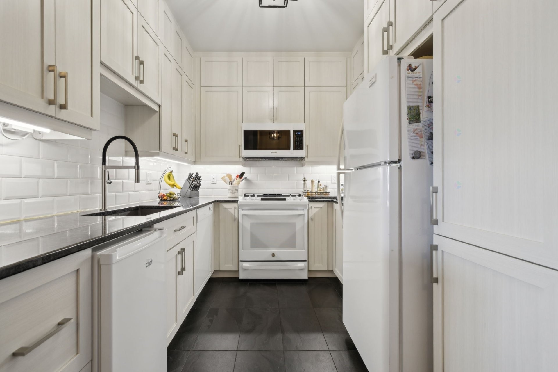 









100


Ch. Fraser

, 403,
Gatineau (Aylmer),




QC
J9H7S9

