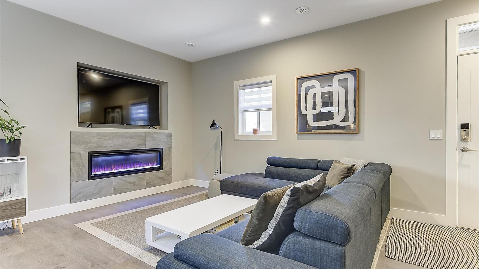 









1269


Ethel

Street,
Kelowna,




BC
V1Y 2W8

