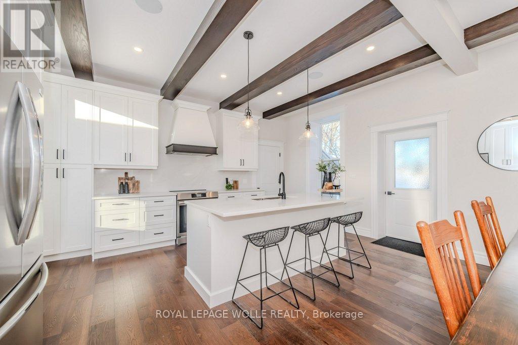 












44 HOPE STREET W

,
East Zorra-Tavistock,




Ontario
N0B2R0

