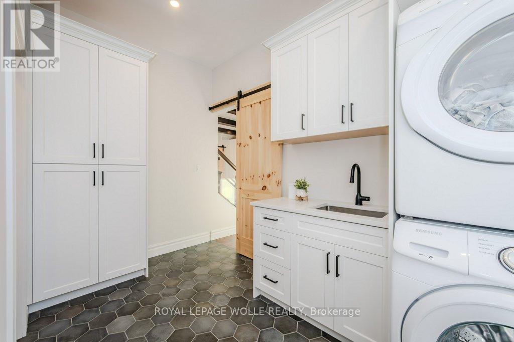 












44 HOPE STREET W

,
East Zorra-Tavistock,




Ontario
N0B2R0

