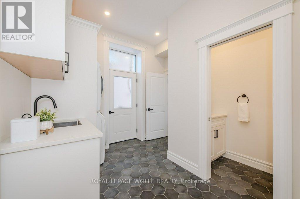 












44 HOPE STREET W

,
East Zorra-Tavistock,




Ontario
N0B2R0

