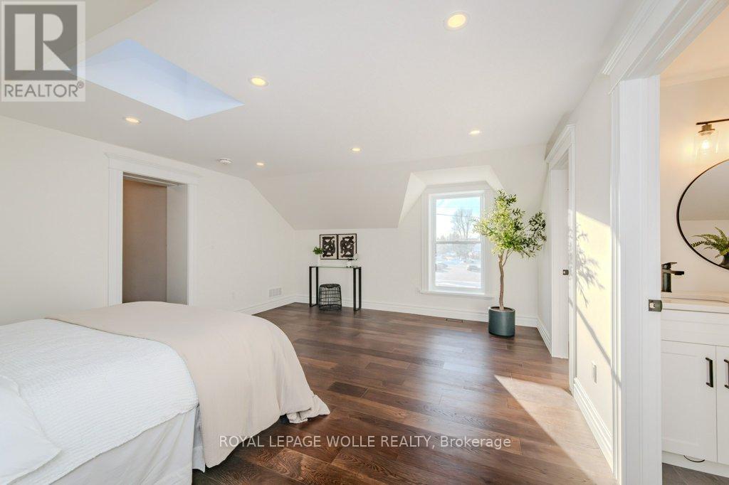 












44 HOPE STREET W

,
East Zorra-Tavistock,




Ontario
N0B2R0

