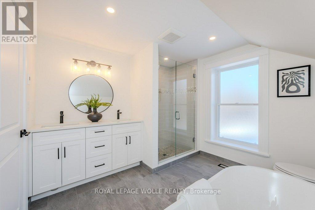 












44 HOPE STREET W

,
East Zorra-Tavistock,




Ontario
N0B2R0

