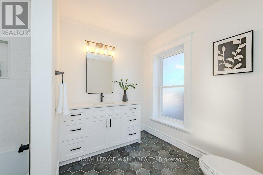 












44 HOPE STREET W

,
East Zorra-Tavistock,




Ontario
N0B2R0

