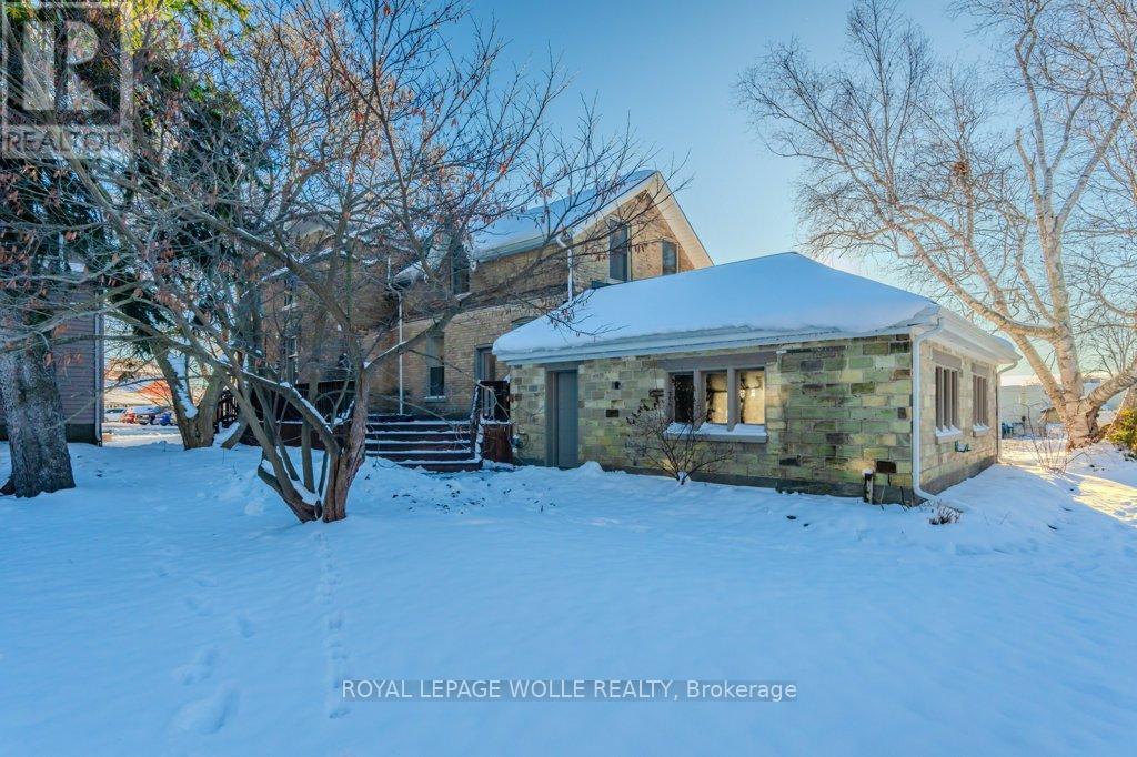 












44 HOPE STREET W

,
East Zorra-Tavistock,




Ontario
N0B2R0

