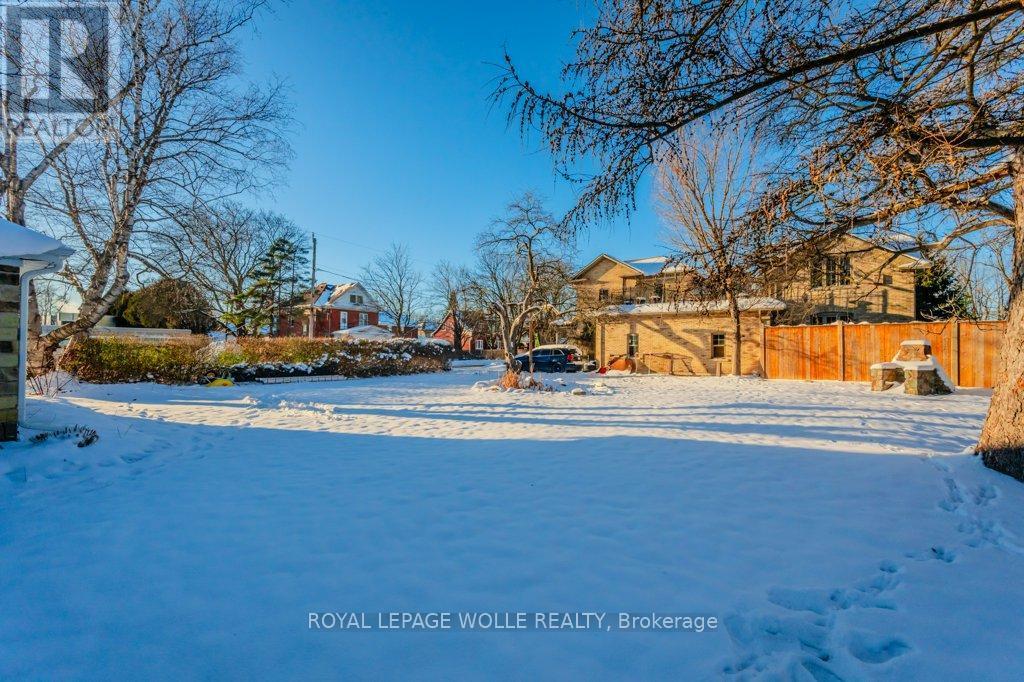 












44 HOPE STREET W

,
East Zorra-Tavistock,




Ontario
N0B2R0

