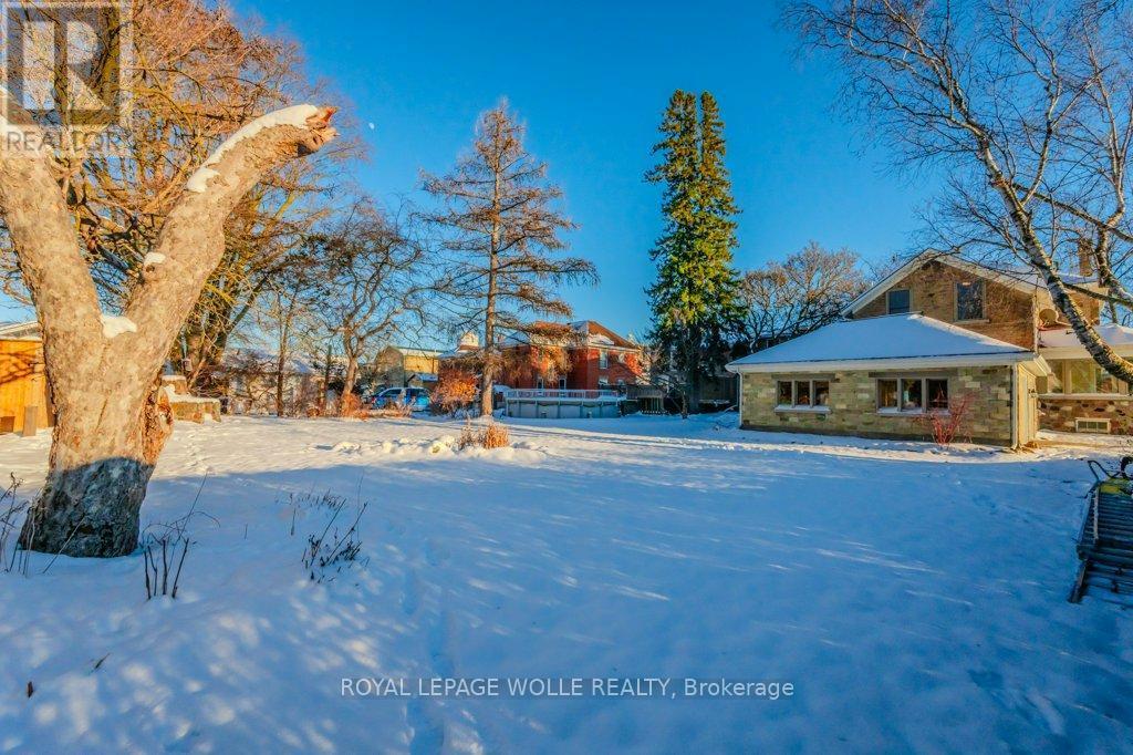 












44 HOPE STREET W

,
East Zorra-Tavistock,




Ontario
N0B2R0

