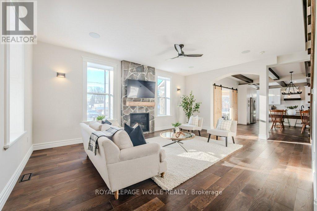 












44 HOPE STREET W

,
East Zorra-Tavistock,




Ontario
N0B2R0

