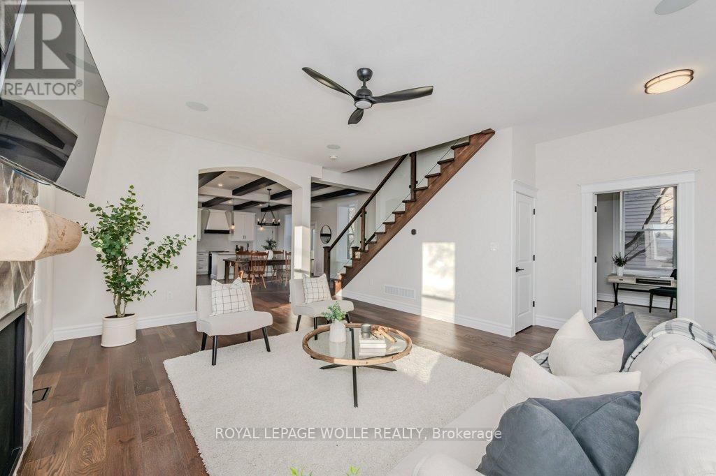 












44 HOPE STREET W

,
East Zorra-Tavistock,




Ontario
N0B2R0

